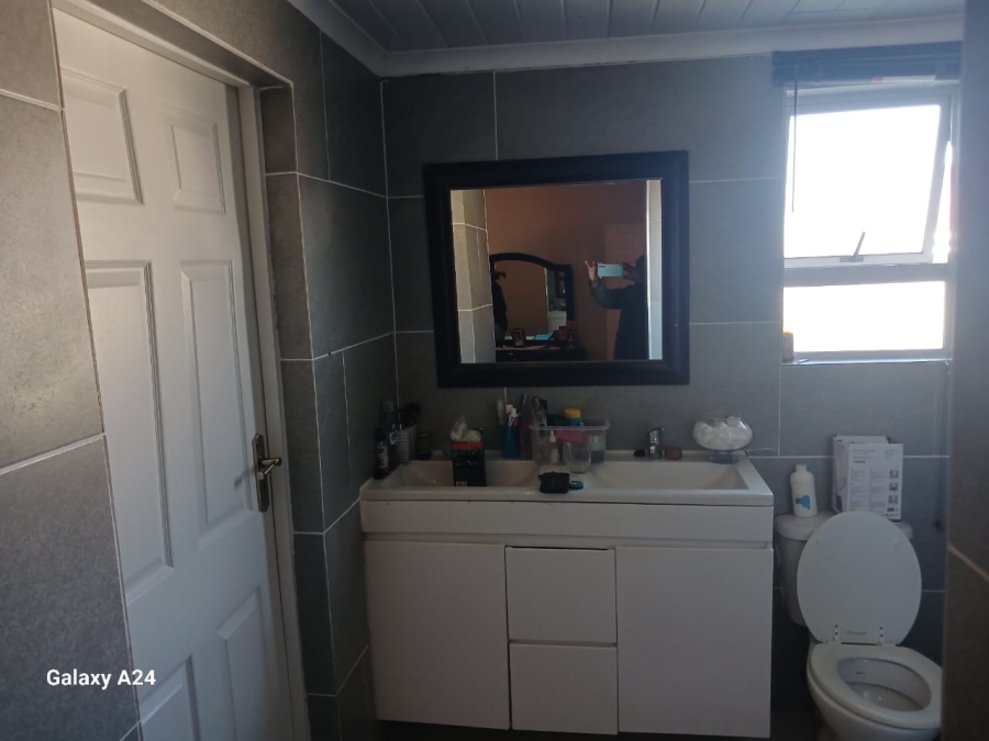 To Let 3 Bedroom Property for Rent in Cambridge West Eastern Cape